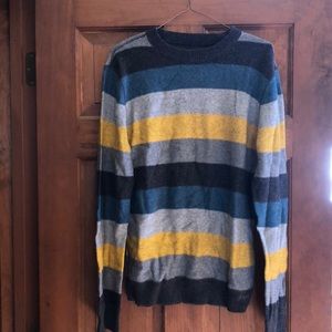 Men’s striped burton sweater